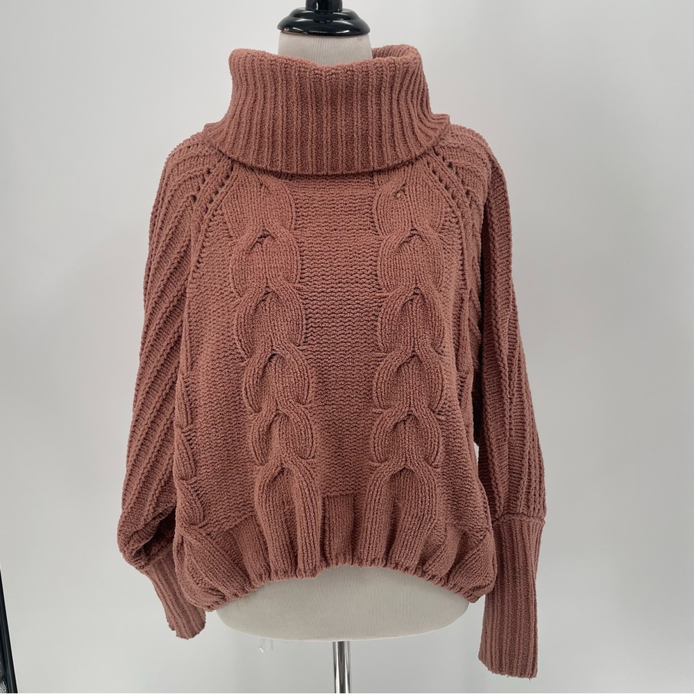 Moon & Madison Woman’s Pink Sweater